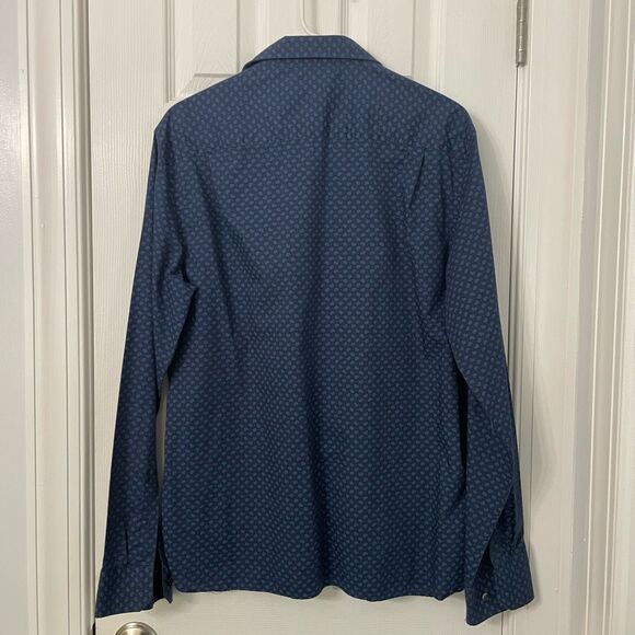 Van Heusen Never Tuck Men’s Button-Up Shirt Size Large Blue Patterned Long Sleev - Picture 2 of 8